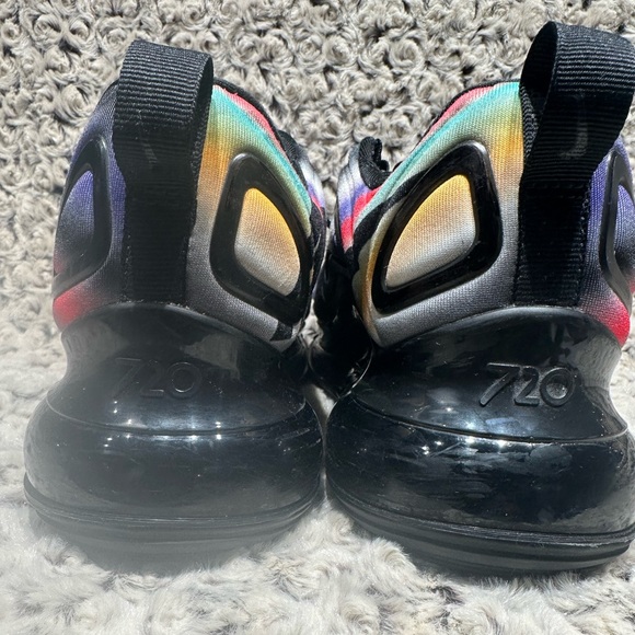 NIKE Boys Air Max 720 Youth running shoe Size US 5Y Black/Multicolor Gently worn - Picture 6 of 8